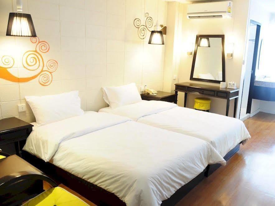 Roma Hotel Khon Kaen Ngoại thất bức ảnh