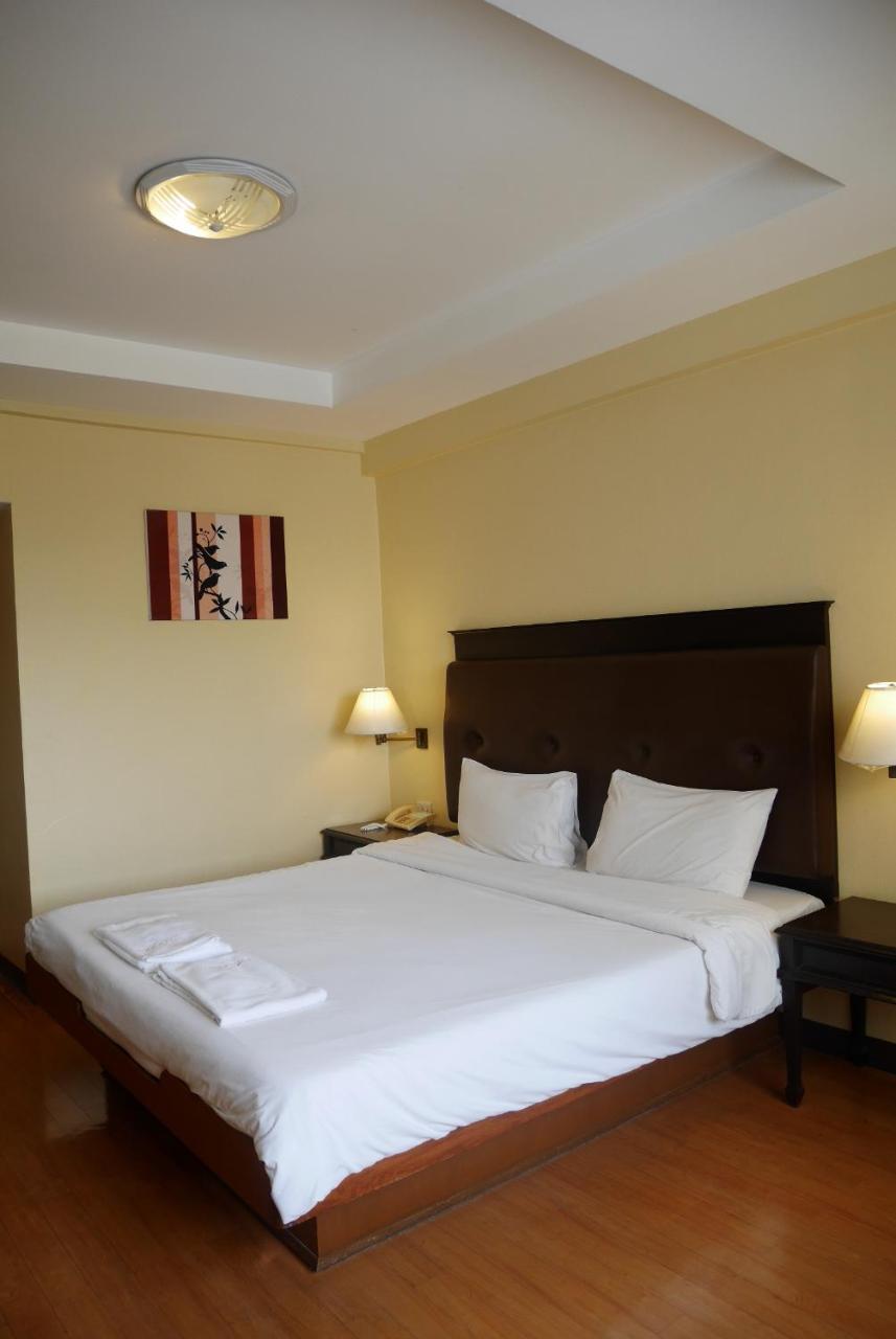 Roma Hotel Khon Kaen Ngoại thất bức ảnh